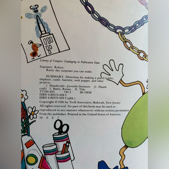 VINTAGE 1981 RAINY DAY SURPRISES YOU CAN MAKE Hardcover Crafting Book USED - Picture 4 of 8